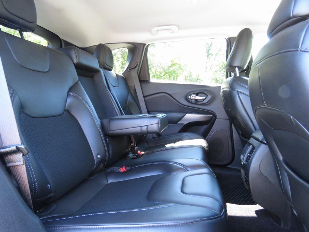 used 2019 Jeep Cherokee car, priced at $13,874