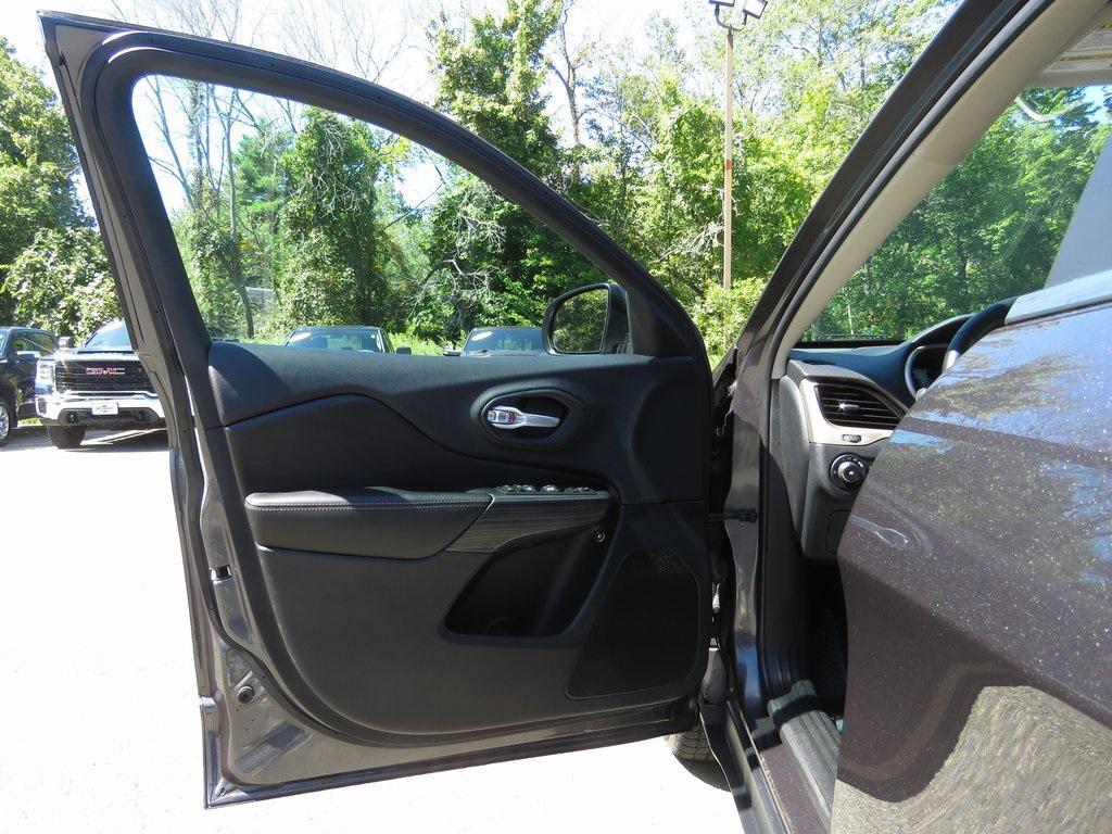 used 2016 Jeep Cherokee car, priced at $13,760