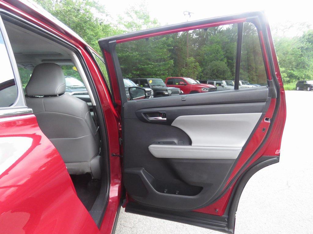 used 2020 Toyota Highlander car, priced at $28,522