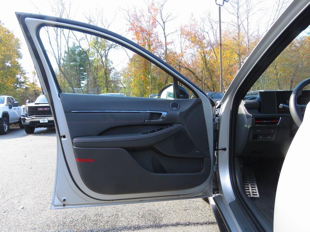 used 2024 Hyundai Sonata car, priced at $27,608