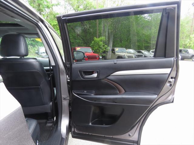 used 2018 Toyota Highlander car, priced at $25,777