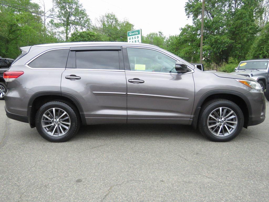 used 2018 Toyota Highlander car, priced at $25,583