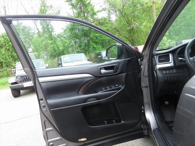 used 2018 Toyota Highlander car, priced at $25,777