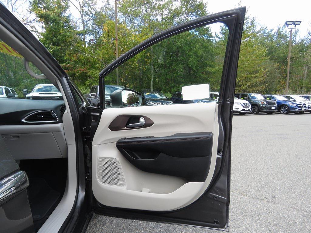 used 2018 Chrysler Pacifica car, priced at $16,989
