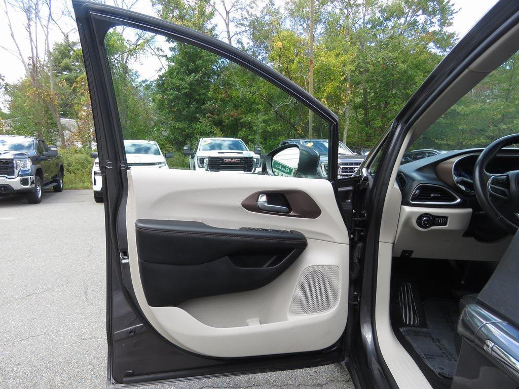 used 2018 Chrysler Pacifica car, priced at $16,989