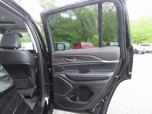 used 2022 Jeep Grand Cherokee car, priced at $32,984