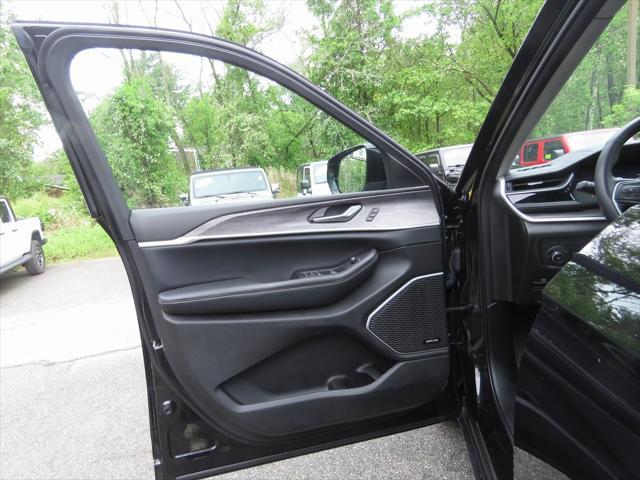 used 2022 Jeep Grand Cherokee car, priced at $32,984