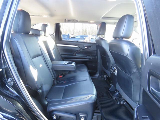 used 2019 Toyota Highlander car, priced at $22,570