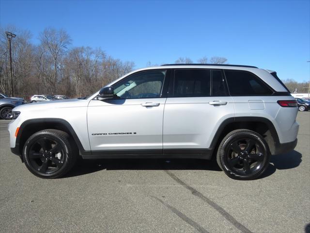 used 2024 Jeep Grand Cherokee car, priced at $40,450