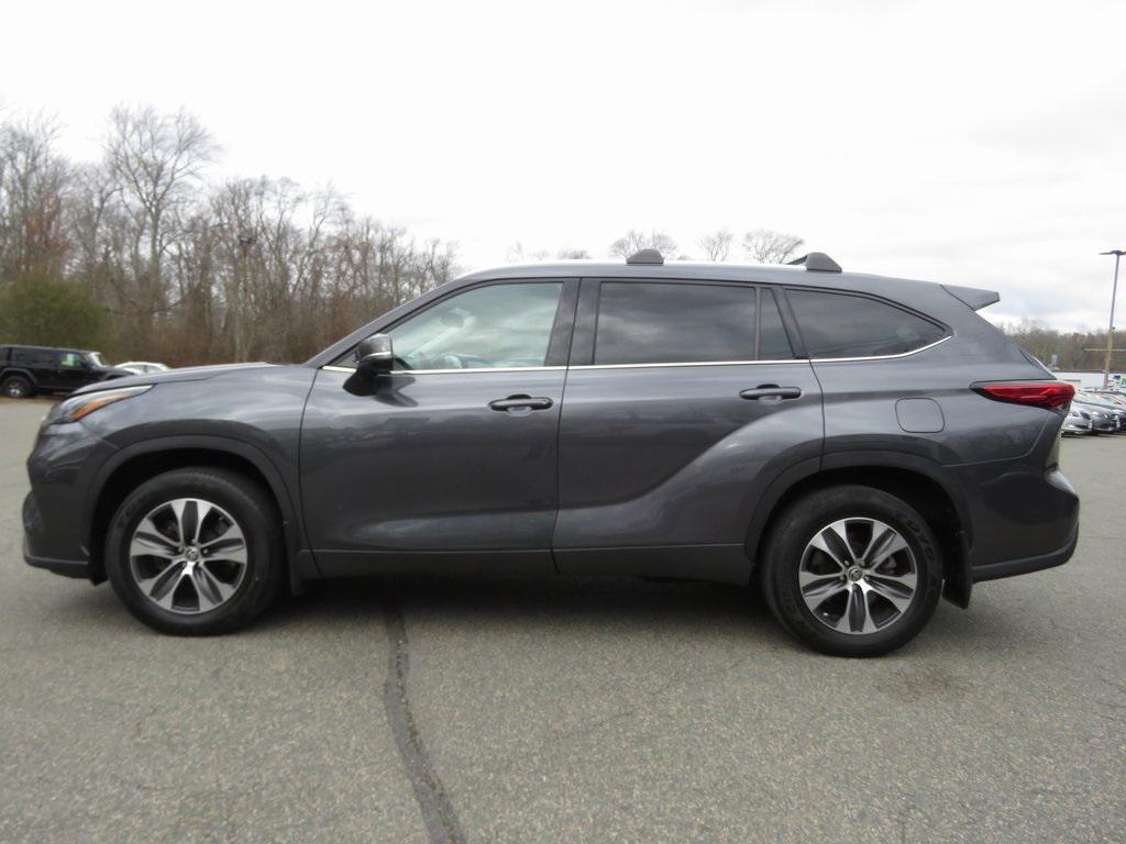 used 2022 Toyota Highlander car, priced at $34,771