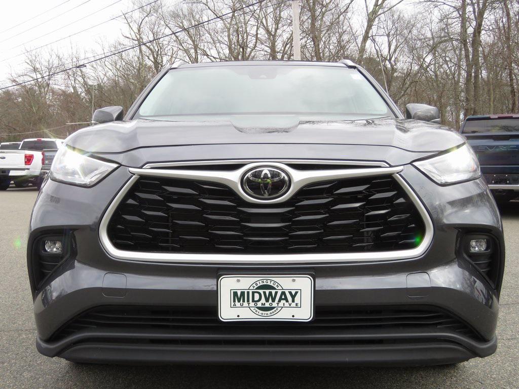 used 2022 Toyota Highlander car, priced at $34,771