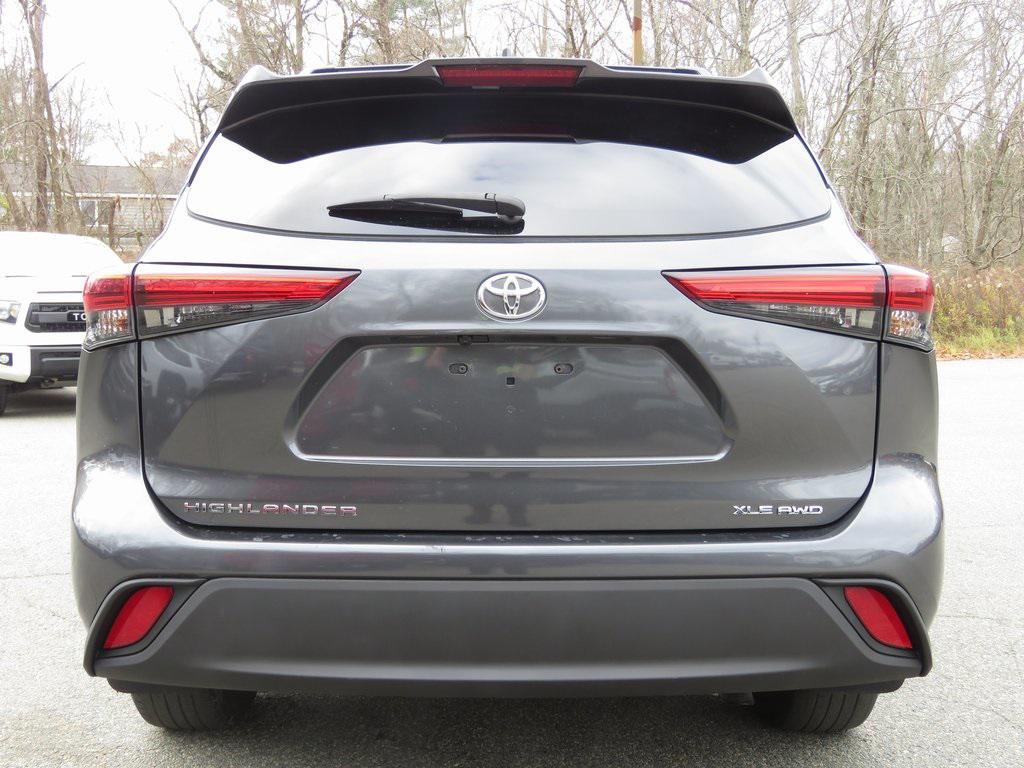 used 2022 Toyota Highlander car, priced at $34,771