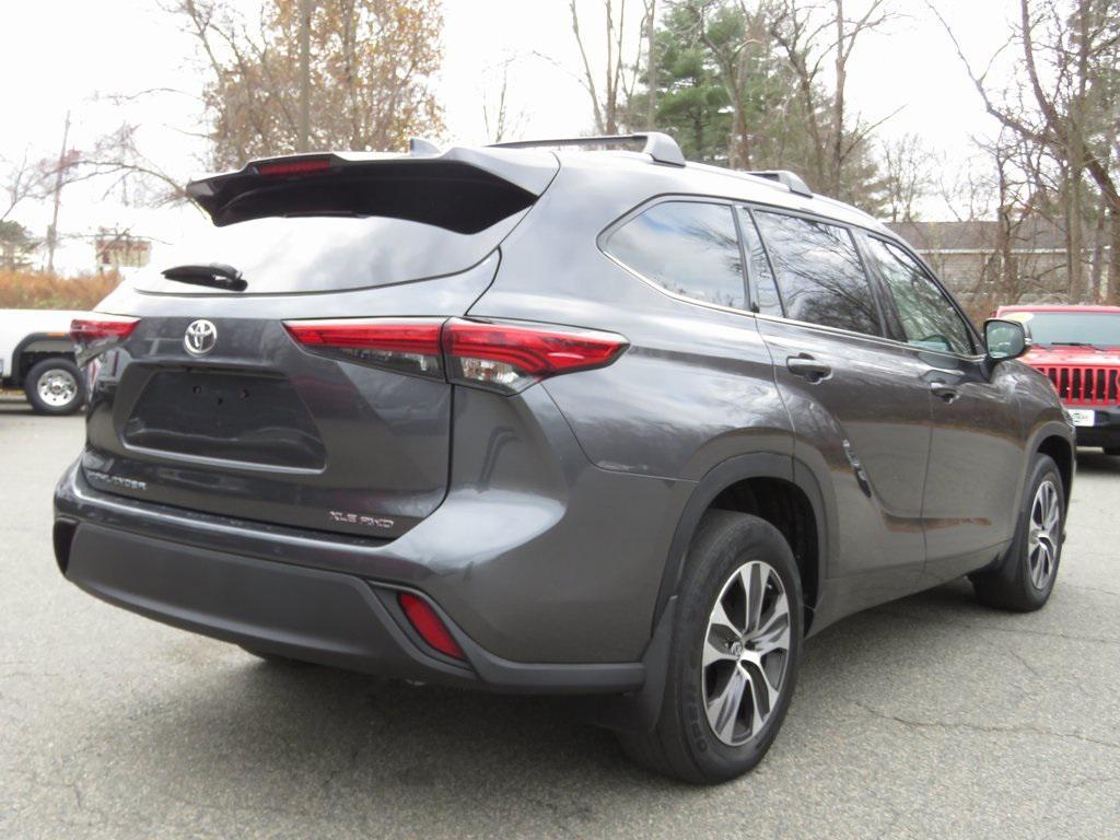 used 2022 Toyota Highlander car, priced at $34,771