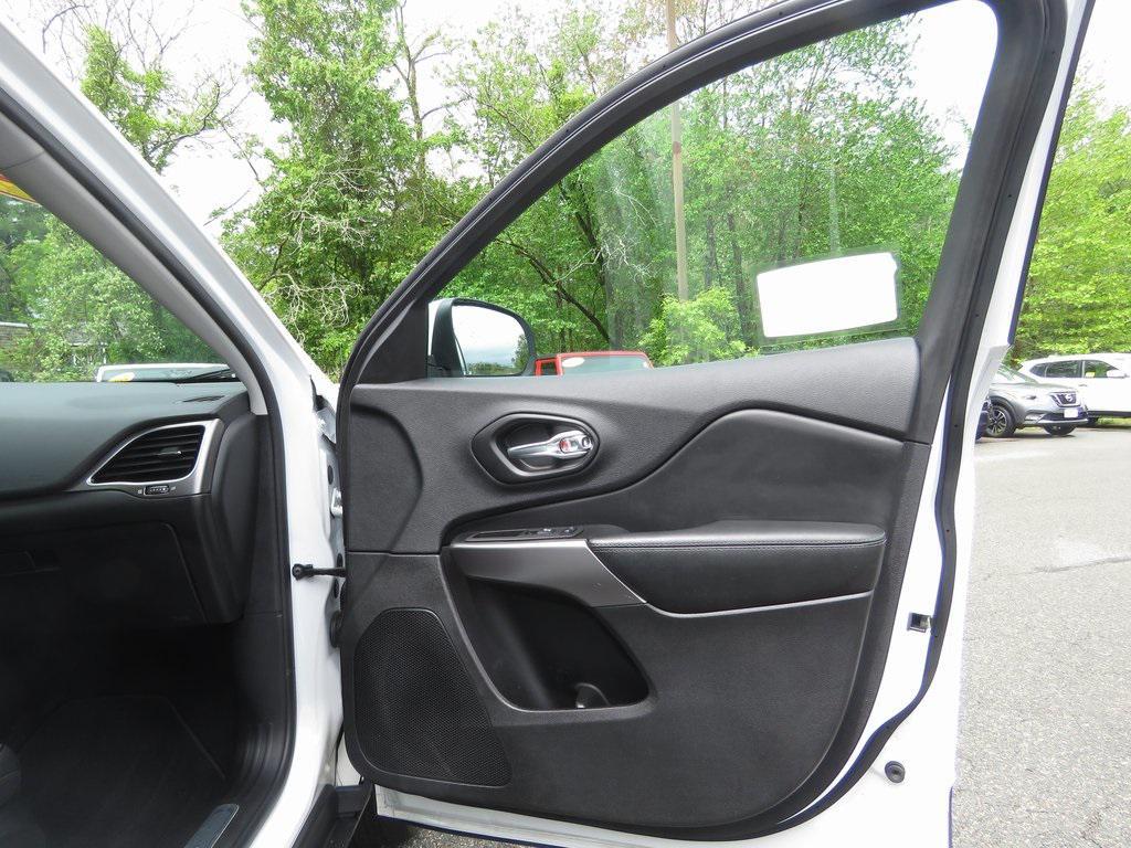 used 2021 Jeep Cherokee car, priced at $23,790