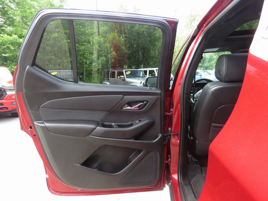 used 2022 Chevrolet Traverse car, priced at $31,618