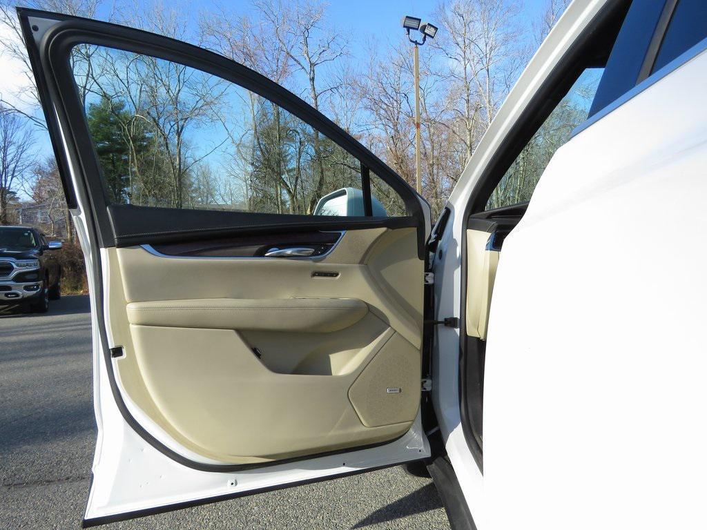 used 2017 Cadillac XT5 car, priced at $15,498