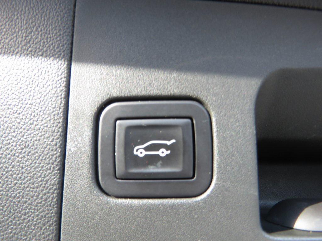 used 2017 Cadillac XT5 car, priced at $15,498