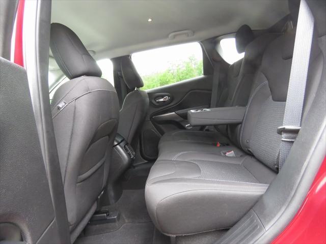 used 2019 Jeep Cherokee car, priced at $16,575