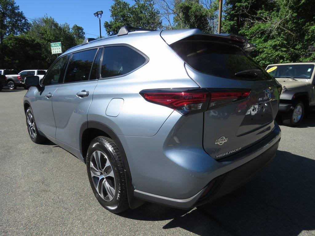 used 2021 Toyota Highlander car, priced at $31,276