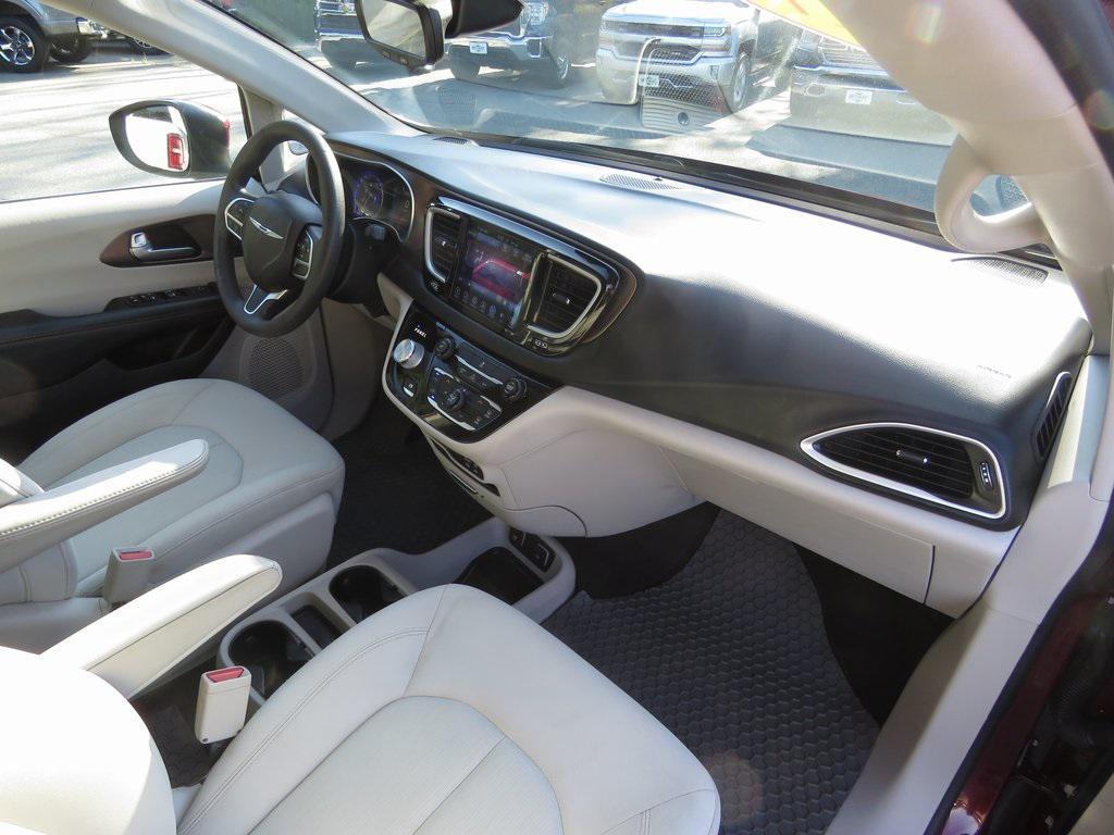 used 2017 Chrysler Pacifica car, priced at $13,101