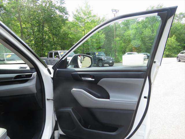 used 2021 Toyota Highlander car, priced at $28,839