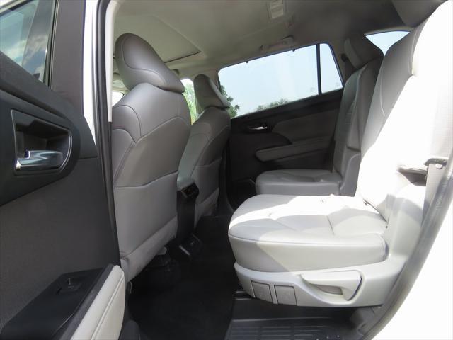used 2021 Toyota Highlander car, priced at $28,839