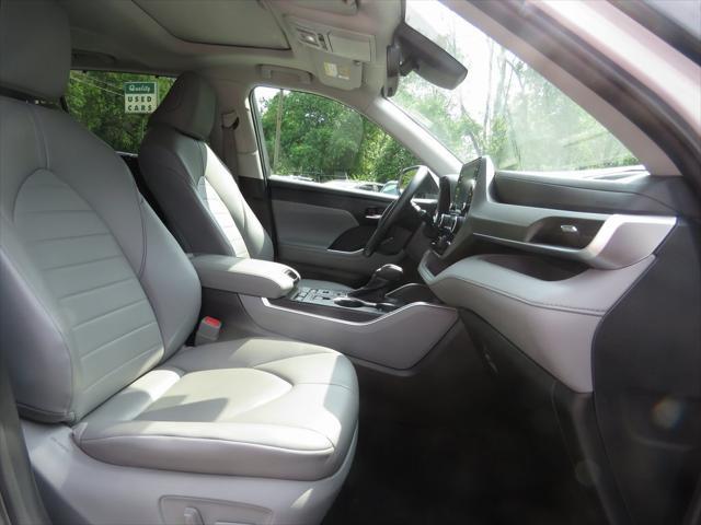 used 2021 Toyota Highlander car, priced at $28,839