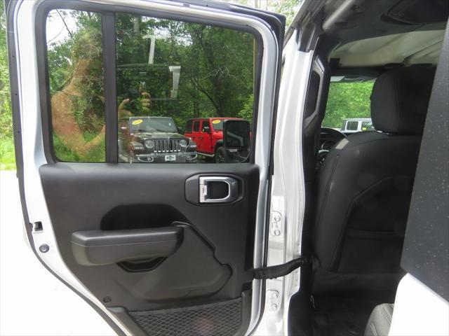 used 2022 Jeep Gladiator car, priced at $30,422