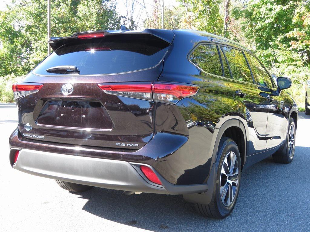 used 2021 Toyota Highlander car, priced at $31,496