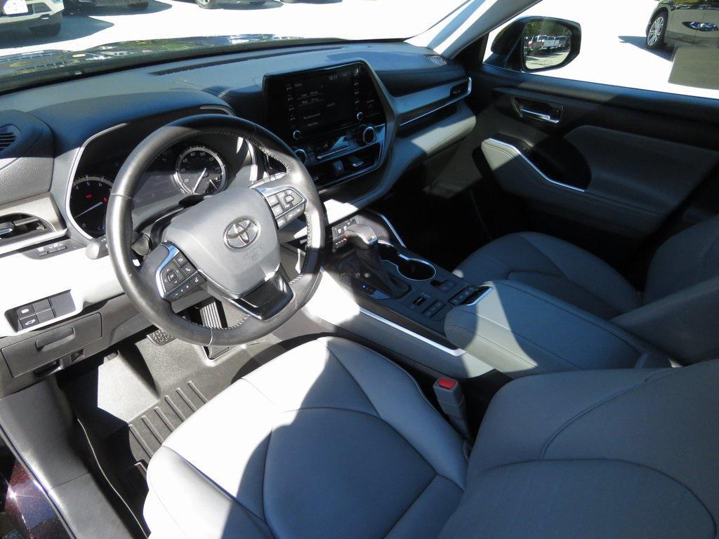 used 2021 Toyota Highlander car, priced at $31,496