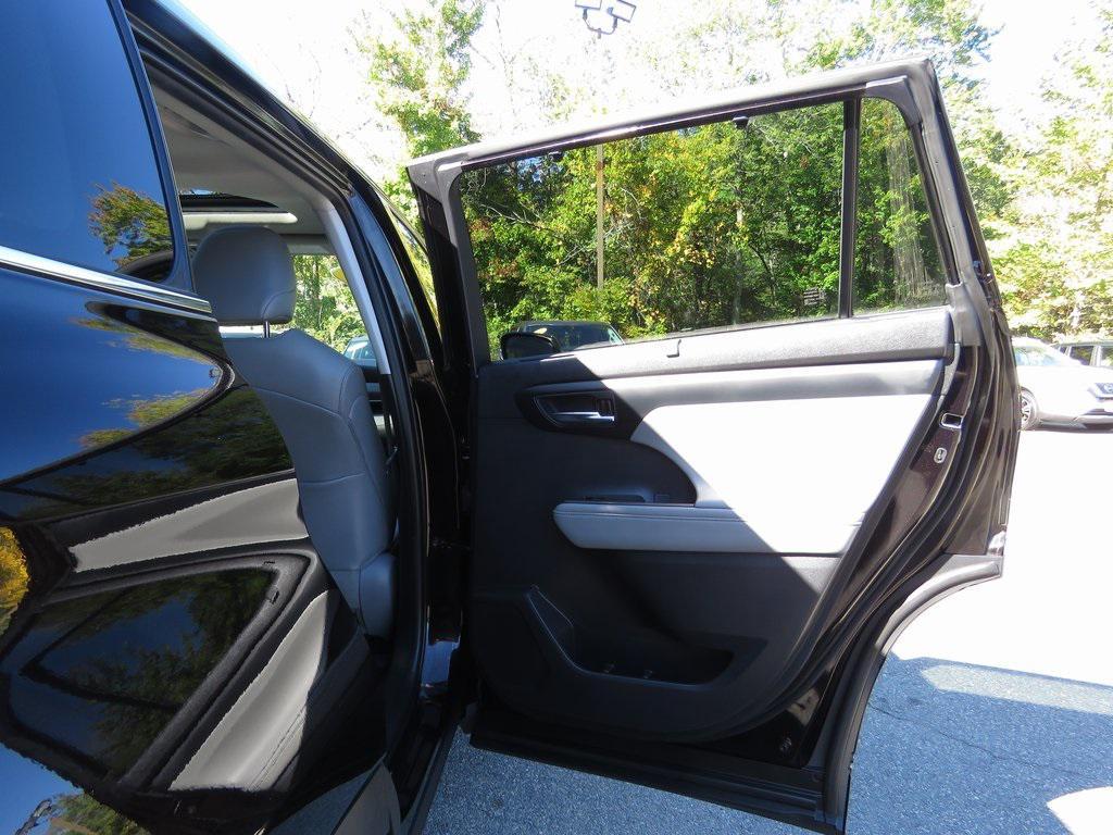 used 2021 Toyota Highlander car, priced at $31,496