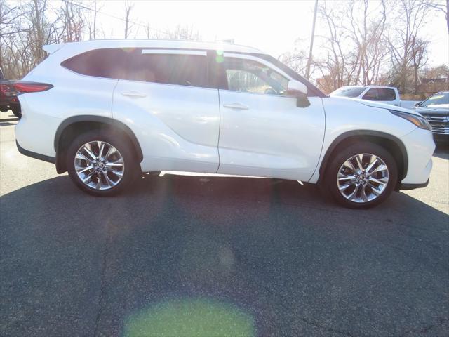 used 2020 Toyota Highlander car, priced at $32,921