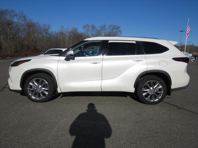 used 2020 Toyota Highlander car, priced at $32,921