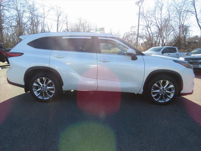 used 2020 Toyota Highlander car, priced at $32,921