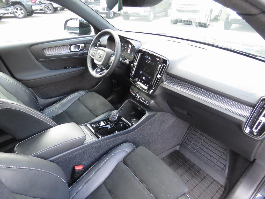 used 2022 Volvo XC40 car, priced at $29,786