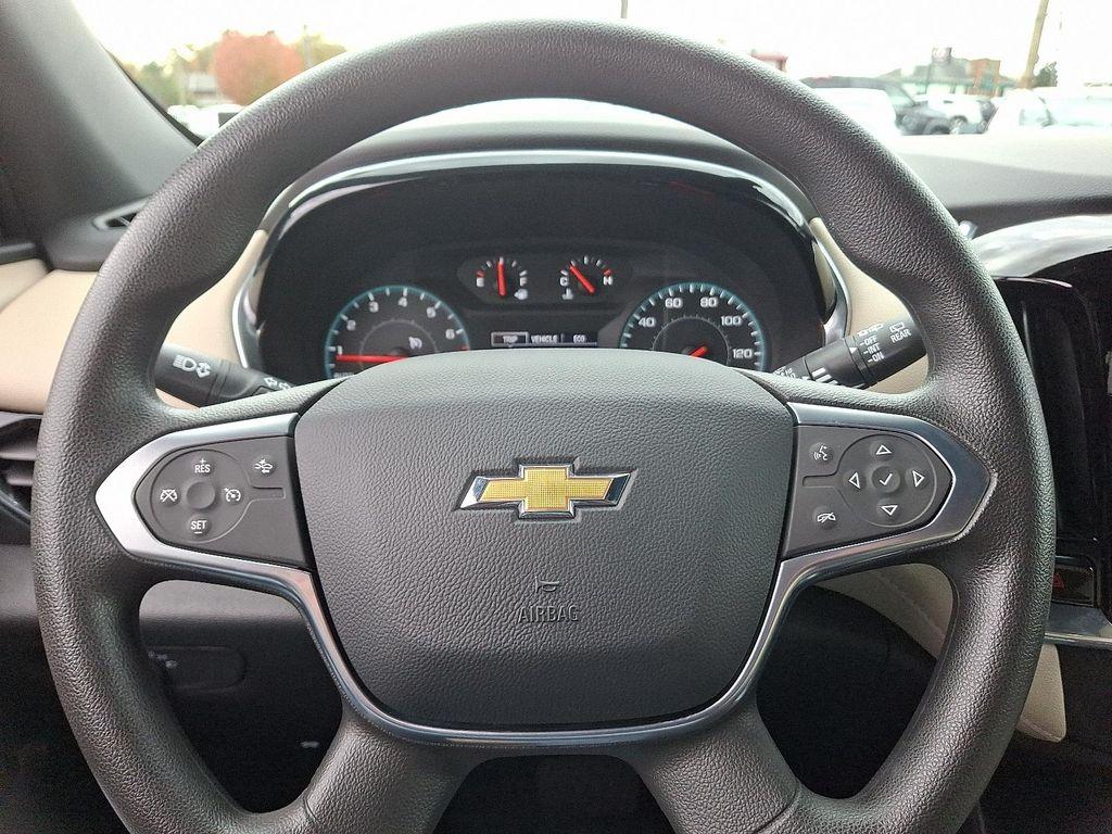 used 2024 Chevrolet Traverse car, priced at $30,388