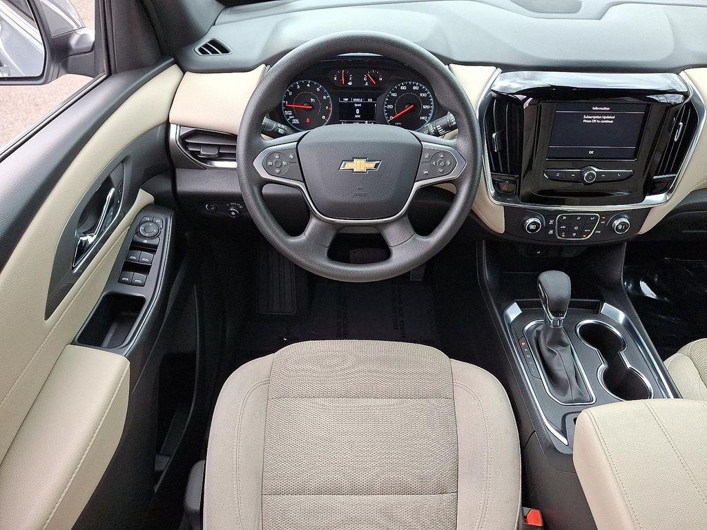 used 2024 Chevrolet Traverse car, priced at $30,388