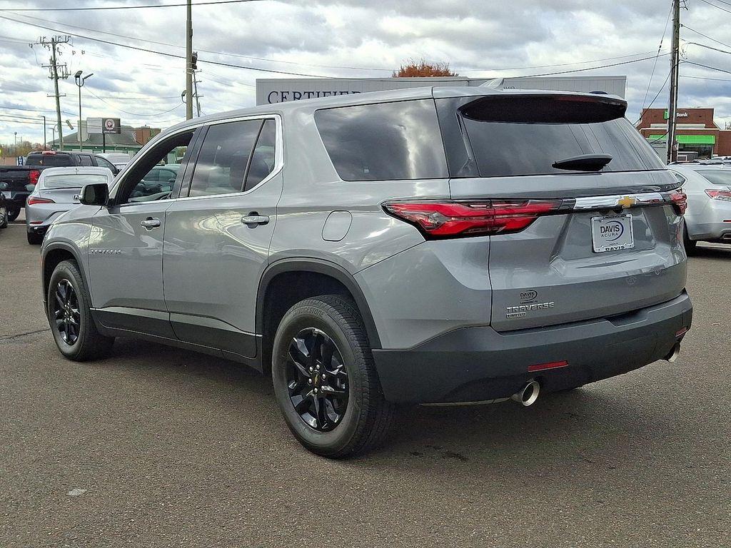 used 2024 Chevrolet Traverse car, priced at $30,388