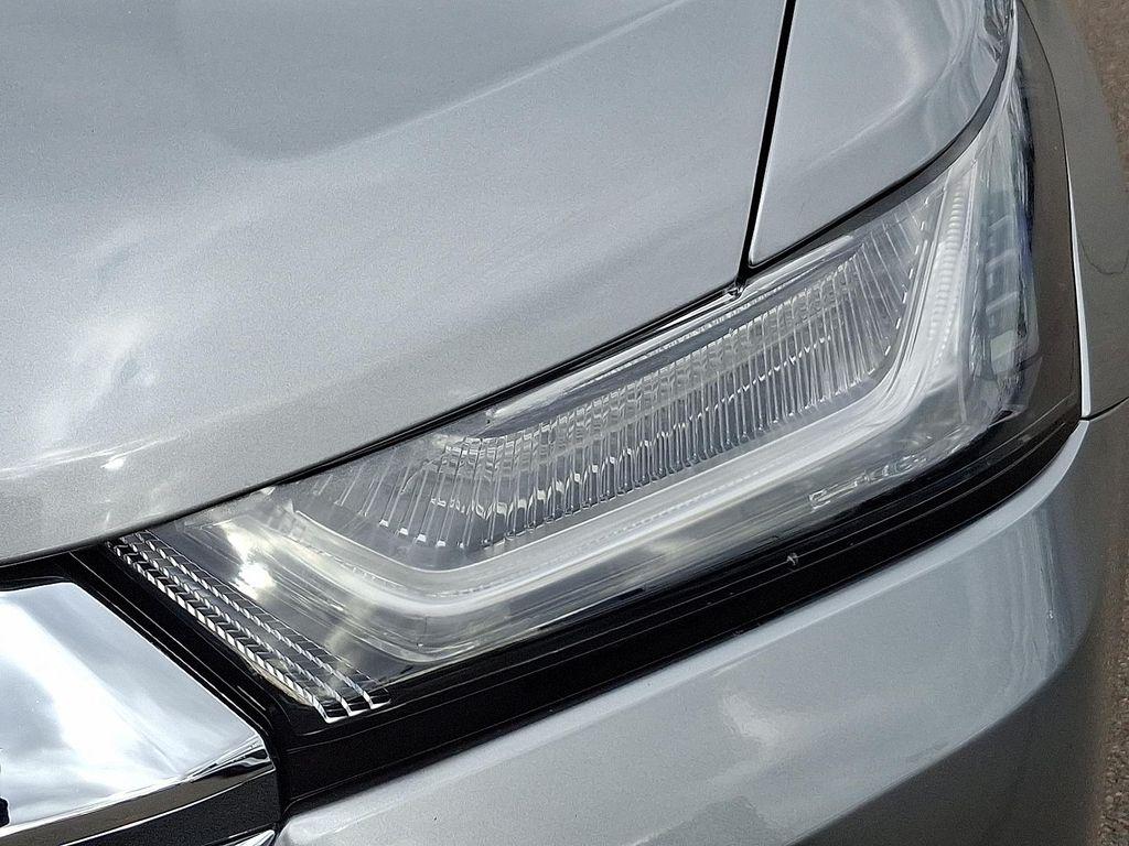 used 2024 Chevrolet Traverse car, priced at $30,388