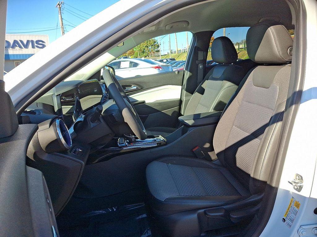 used 2024 Chevrolet Trax car, priced at $21,618