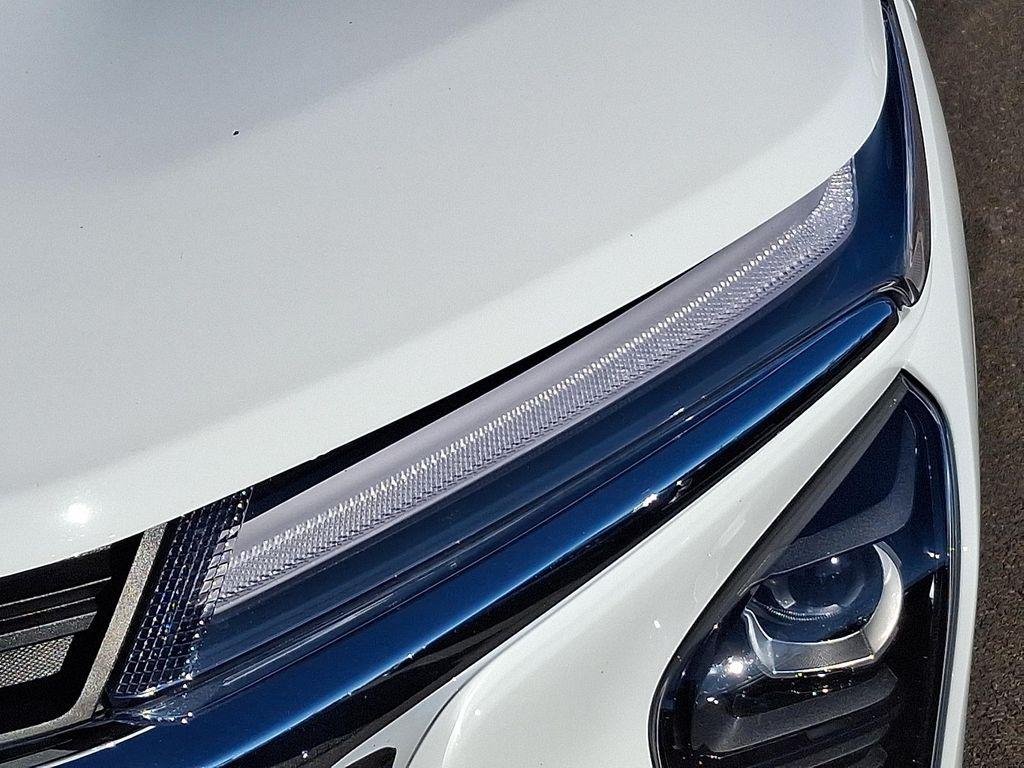 used 2024 Chevrolet Trax car, priced at $21,618