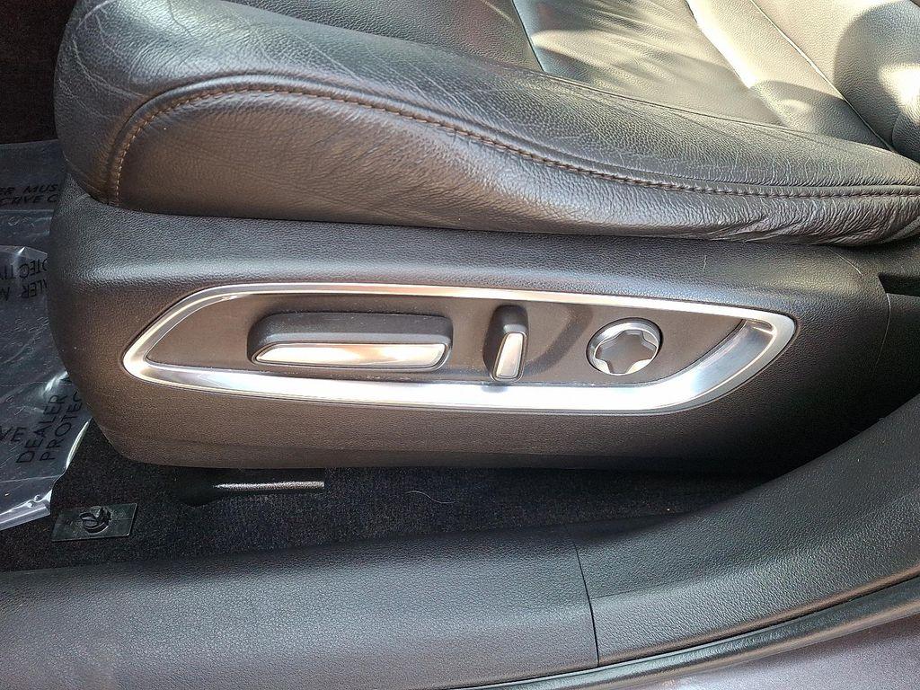 used 2020 Acura MDX car, priced at $27,998