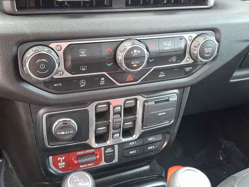 used 2024 Jeep Gladiator car, priced at $37,686