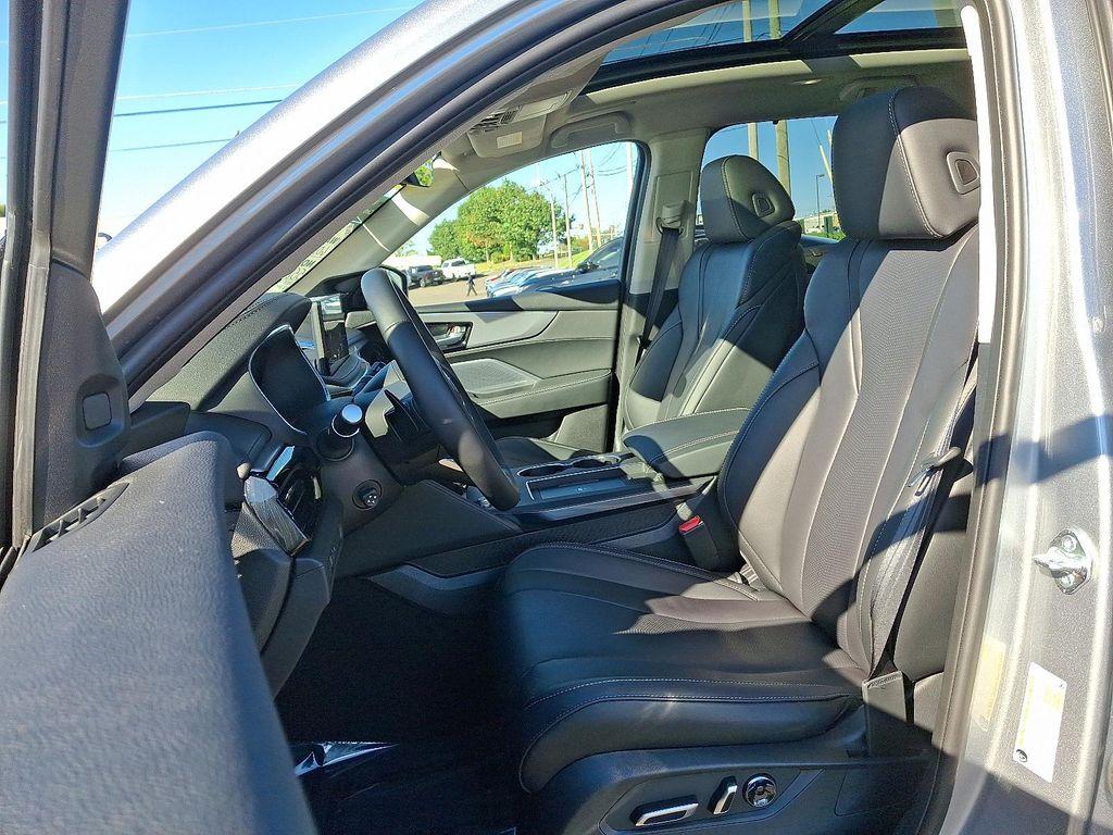 used 2025 Acura MDX car, priced at $53,888