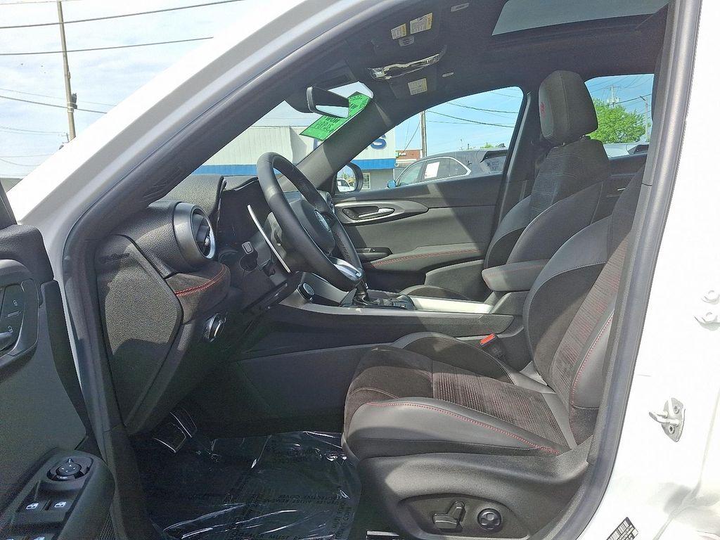 used 2024 Alfa Romeo Tonale car, priced at $29,998
