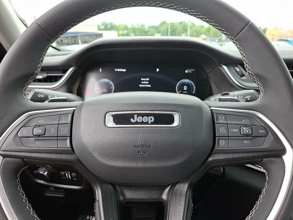 used 2024 Jeep Grand Cherokee car, priced at $34,998