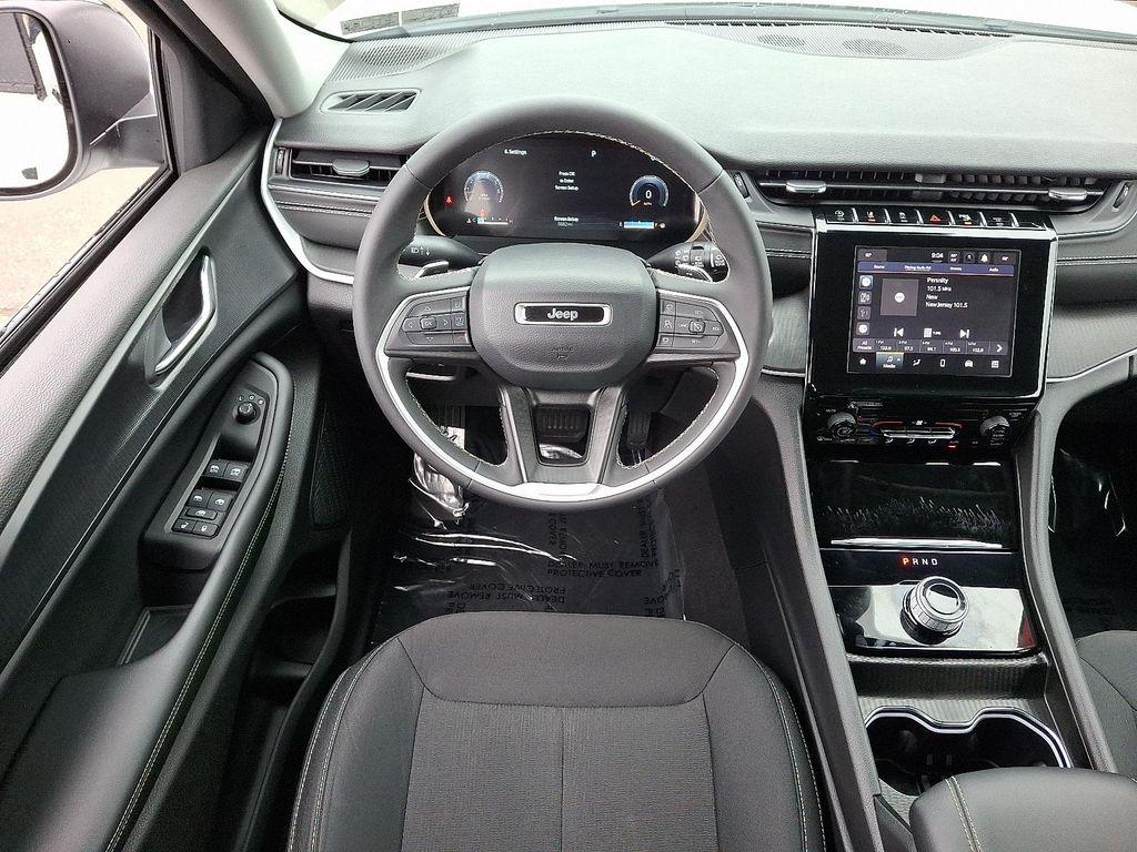used 2024 Jeep Grand Cherokee car, priced at $34,998
