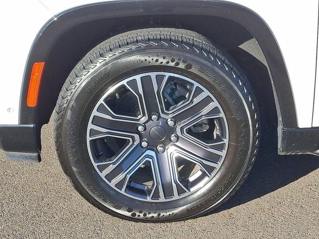 used 2024 Jeep Wagoneer L car, priced at $41,998