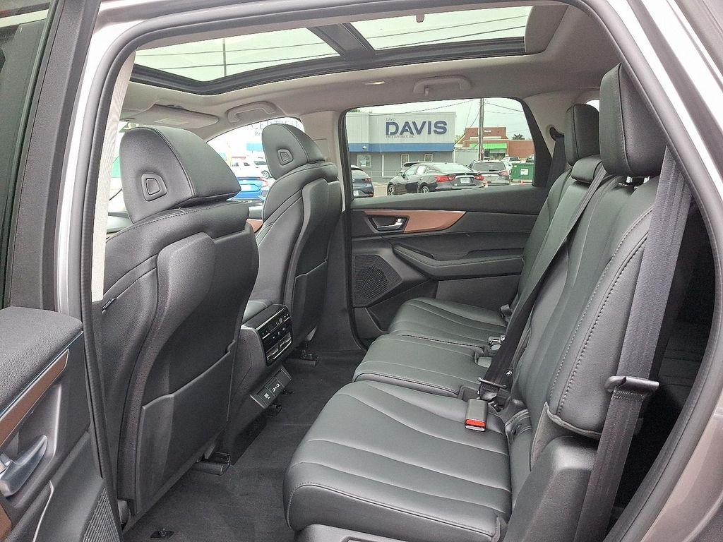 used 2022 Acura MDX car, priced at $35,986