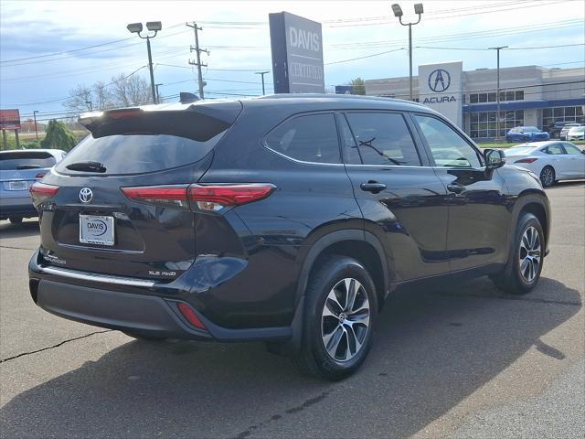 used 2022 Toyota Highlander car, priced at $36,888